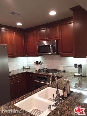 Building Photo - 12975 Agustin Pl