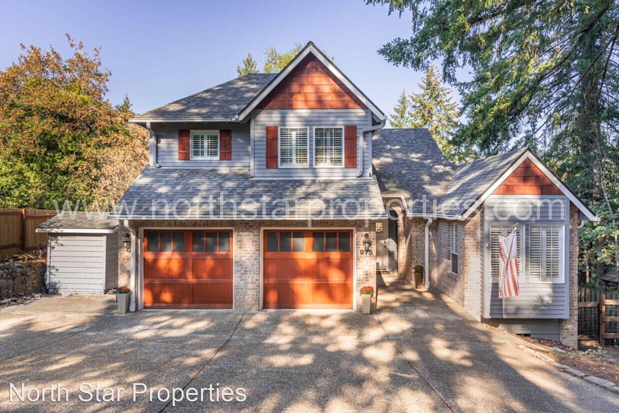 Foto principal - 3 br, 2.5 bath House - 975 Southshore Blvd