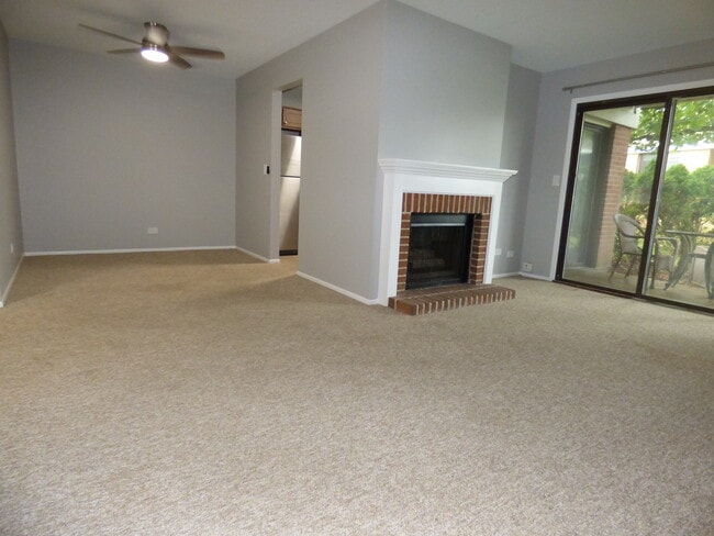 Building Photo - 402 Sandalwood Ln