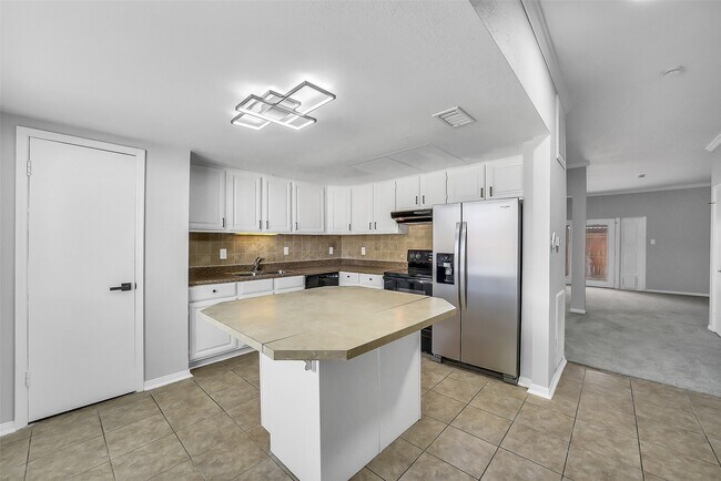 Building Photo - 14703 Barryknoll Ln