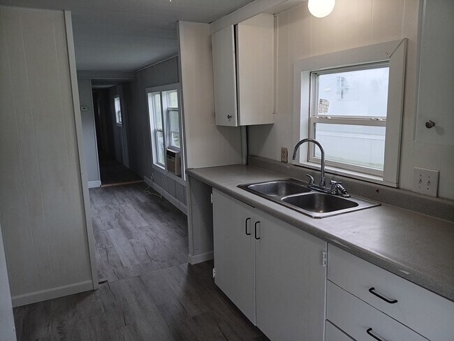 Foto del edificio - 182 Hillcrest Park Ln