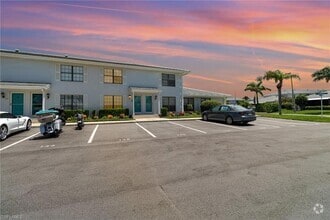 Building Photo - 146 Clyburn Way W