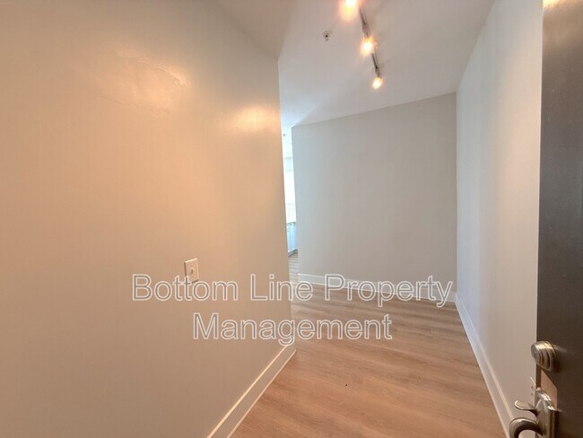 Foto del edificio - 1101 W 1st St