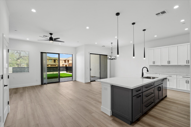 Building Photo - 16924 E Salida Dr