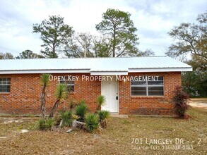 Building Photo - 701 Langley Dr