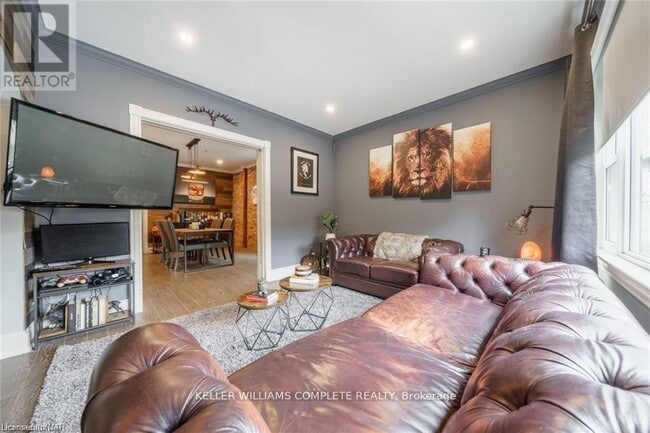 Building Photo - 29 Bertie St