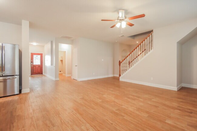 Foto del edificio - 553 Small Cedar Dr