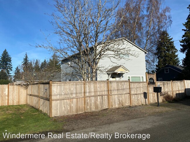 Building Photo - 4 br, 1.5 bath House - 1909 Monroe Ave