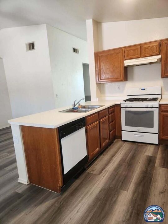 Foto del edificio - 655 Silverwood St
