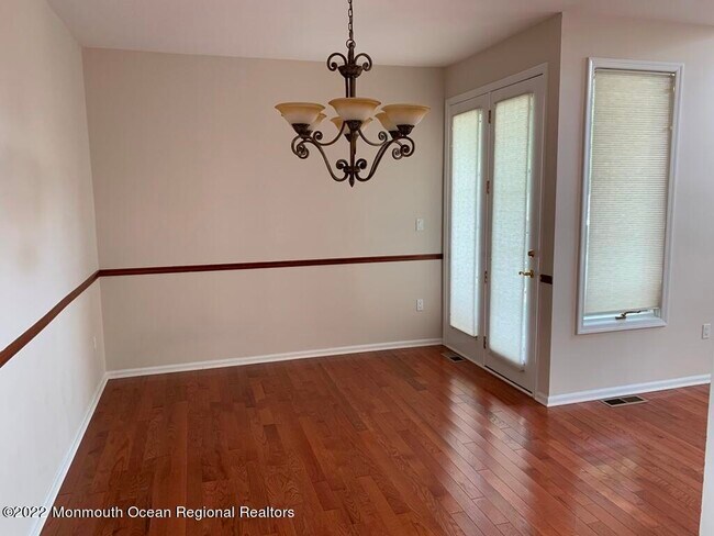 Building Photo - 243 Avenel Ct