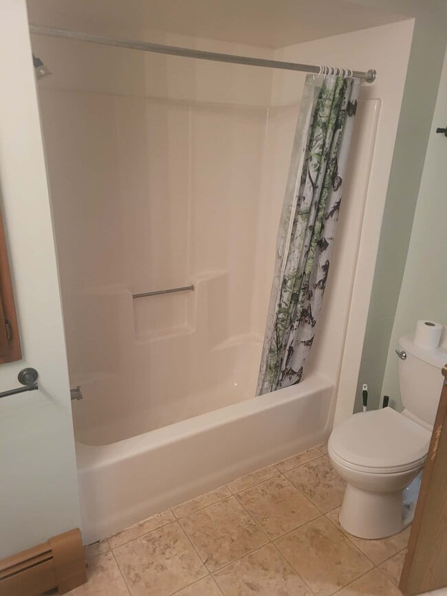 Building Photo - 301 E Main St