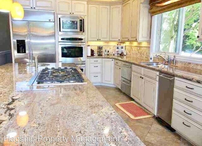 Building Photo - 5 br, 4 bath House - 955 Blemer