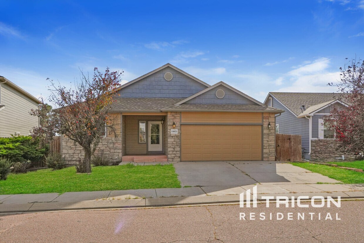 Primary Photo - 11025 Falling Star Rd