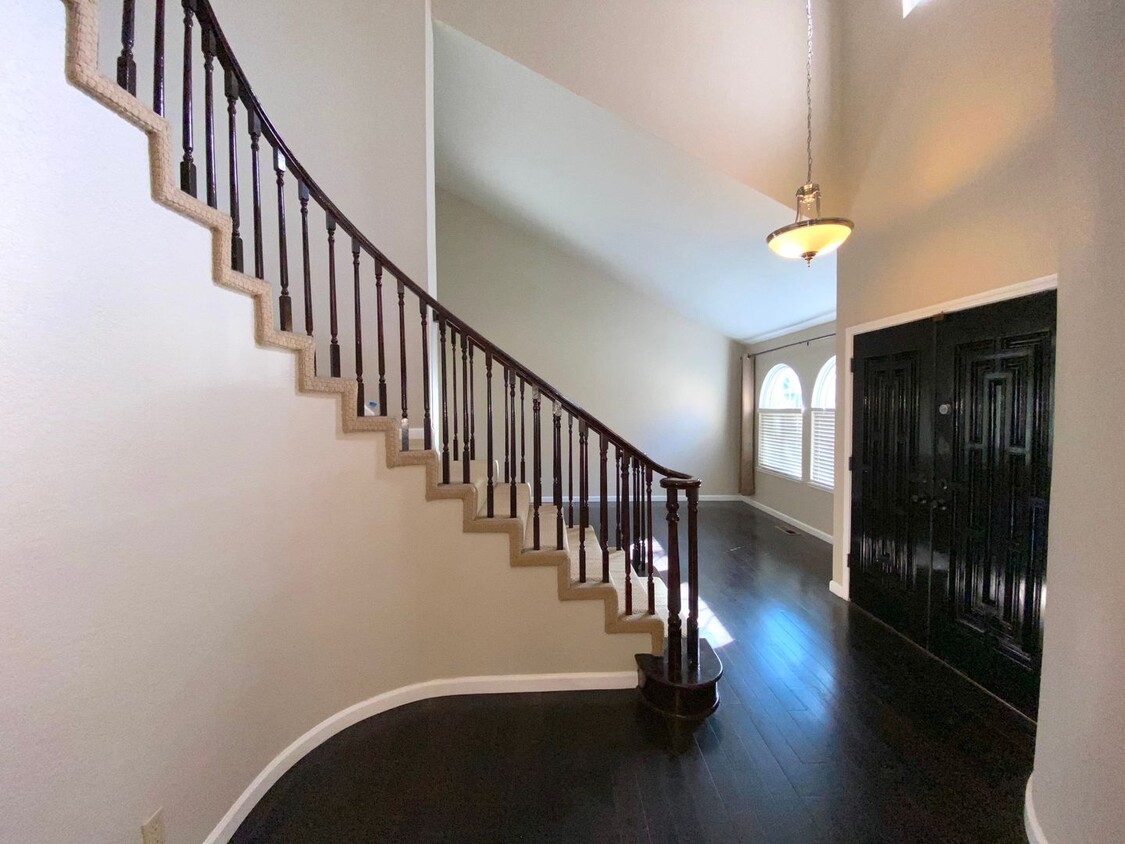 Foto principal - Crystal Lakes Large Luxury 4 Bedroom Home ...