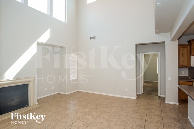 Foto del edificio - 10387 Howling Coyote Ave