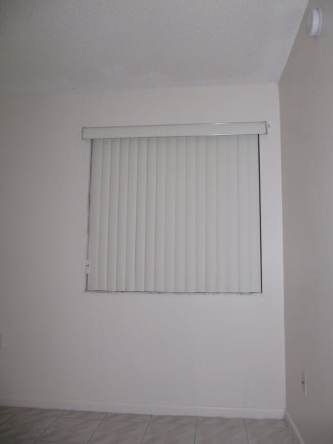 Foto del edificio - 1180 NW 125th Path