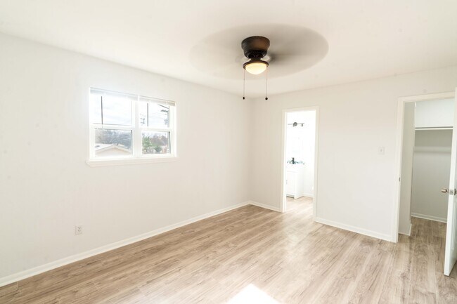 Building Photo - 1006 Harbour Avenue, Unit 2