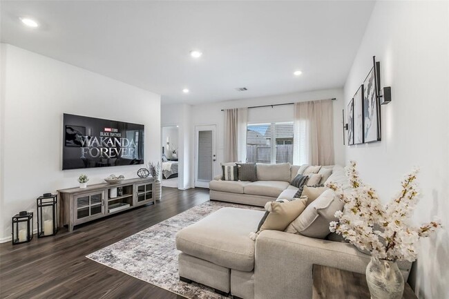 Building Photo - 17018 Westmoreland Promenade Pl