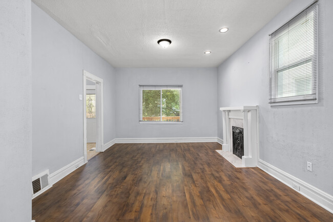 Building Photo - 5045 Grace Ave