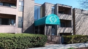 Building Photo - 68 Shrewsbury Green Dr