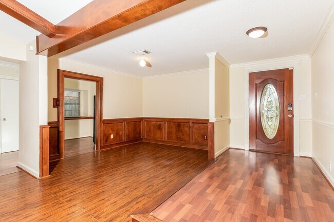 Foto del edificio - 1410 N Park Ridge Dr