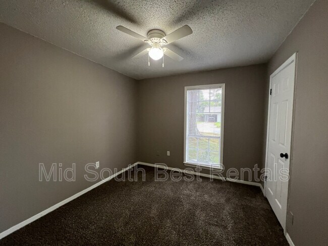 Foto del edificio - 2871 Gruber Dr