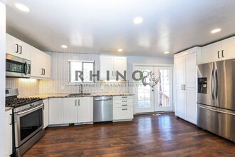 Building Photo - 983 E Dry Gulch Cir