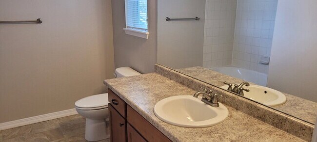 Photo - "Charming 3-Bedroom Townhouse Retreat in Colorado Springs – Spacious 1704 Sq Ft with 2.5 Bathrooms!"