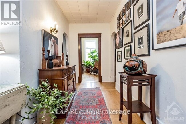 Building Photo - 5 Bridge St