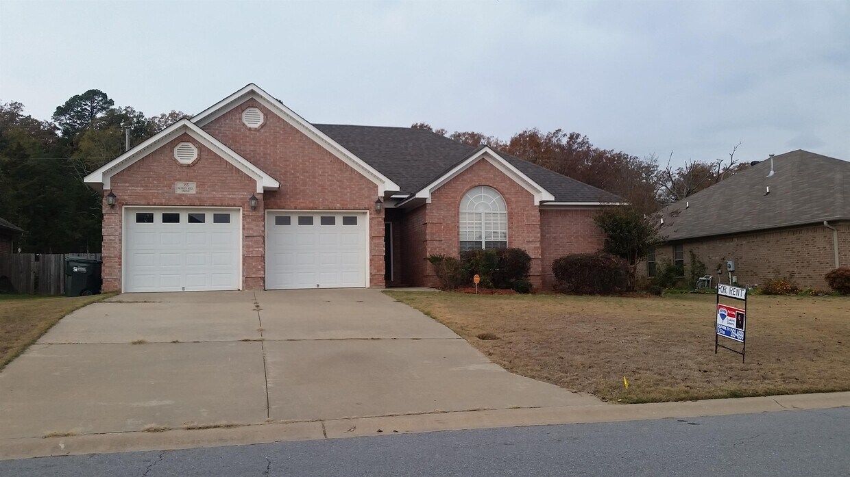 Primary Photo - 355 Honey Hill Dr
