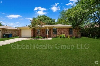 Building Photo - 203 Pecan St