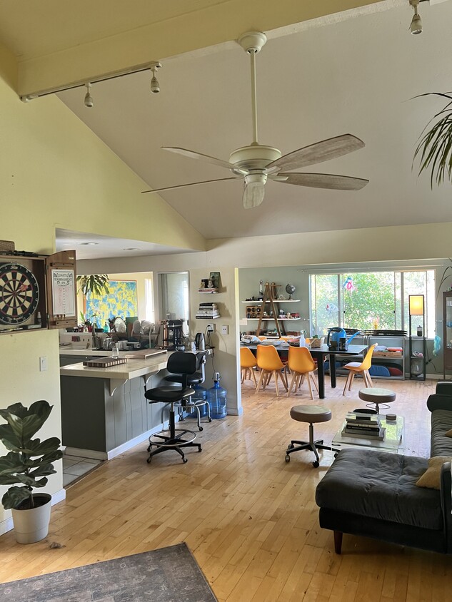 Shared living area - 5497 Bloch St