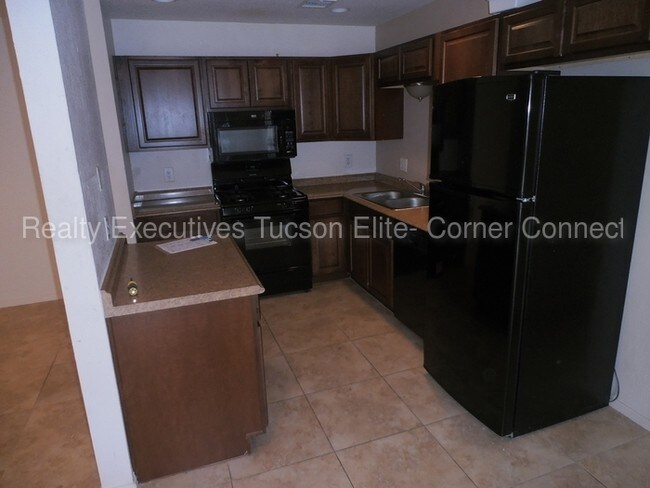 Foto del edificio - 810 S Langley Ave