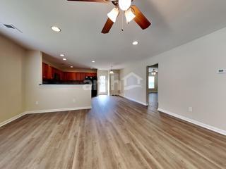 Foto del edificio - 1101 Briar Rose Ln