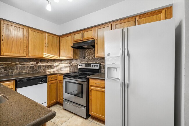 Foto del edificio - 3100 Walnut Bend Ln