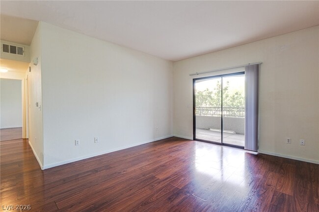 Building Photo - 8250 N Grand Canyon Dr