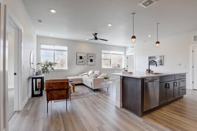 Foto del edificio - Modern 2 bedroom 2 bathrooms available in ...