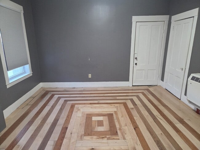 Building Photo - 230 Kimball St