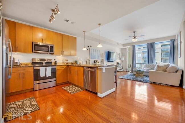 Building Photo - 711 Cosmopolitan Dr NE