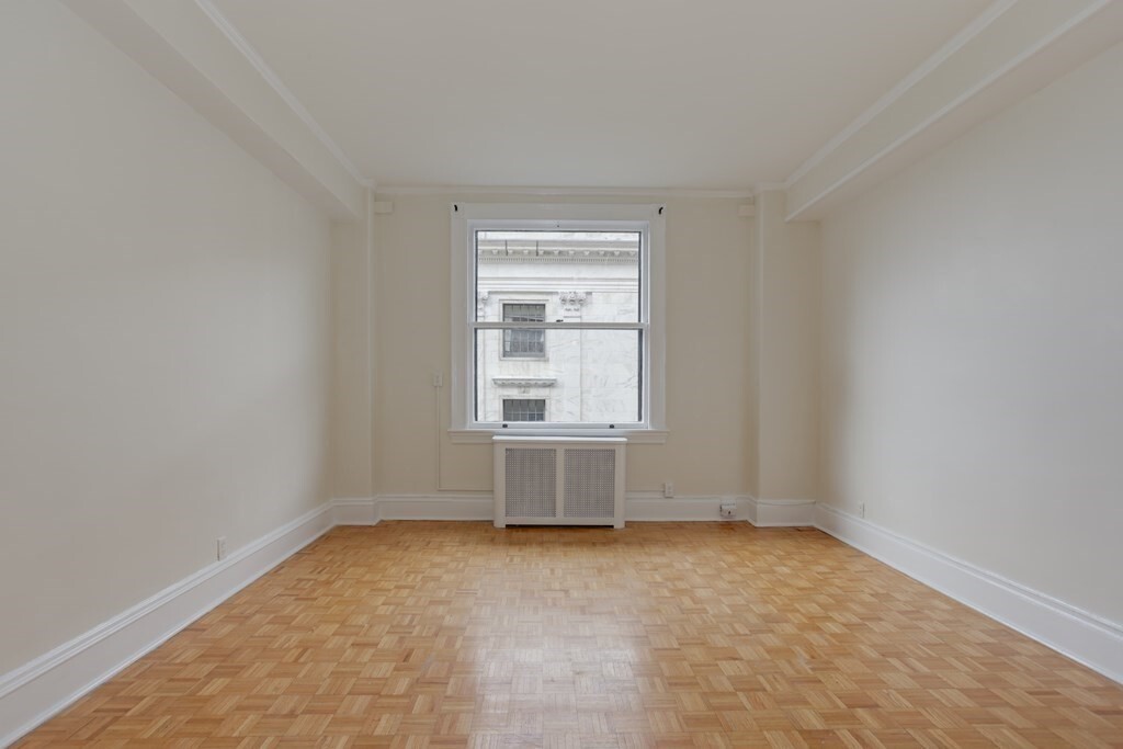 Building Photo - 21 Beacon St