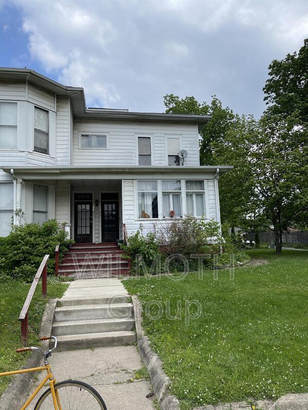 Primary Photo - 504 W Main St