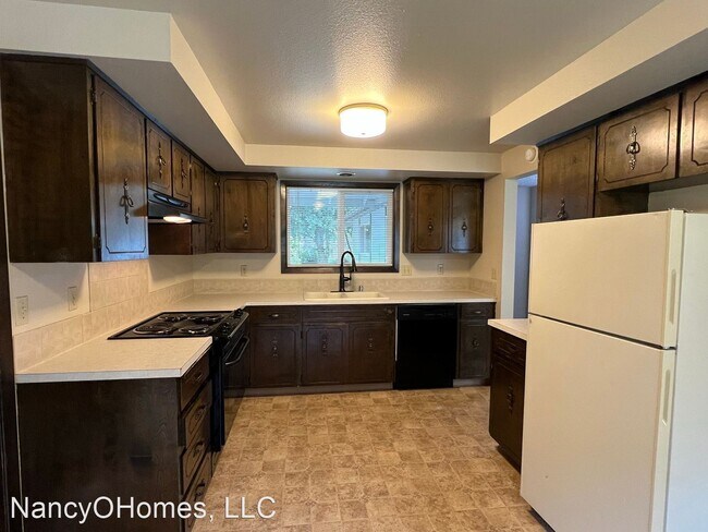 Building Photo - 3 br, 2 bath House - 4803 NE 25th Ct