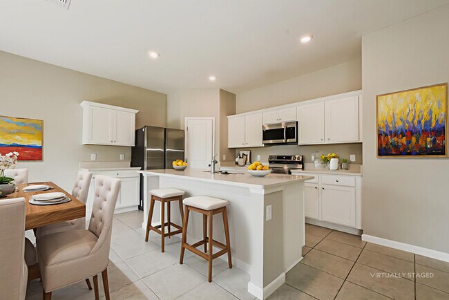 Foto del edificio - Spacious 4 Bedroom in Island Walk