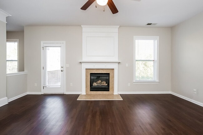 Building Photo - 3302 Southerland Ct