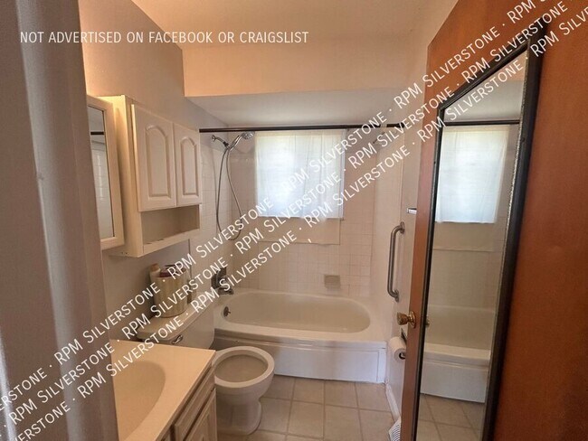 Foto del edificio - 244 Drahner-1