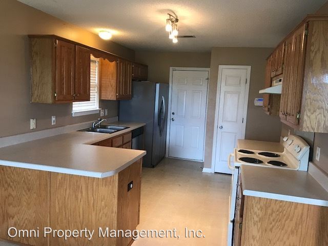 Building Photo - 2720 Breezy Ridge Trl