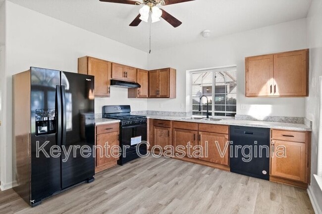 Building Photo - 6219 Oakglen Dr