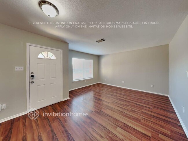 Foto del edificio - 1919 Carriage Club Dr