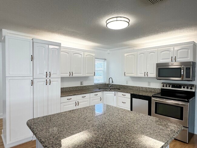 Foto del edificio - 1560 Salmon St