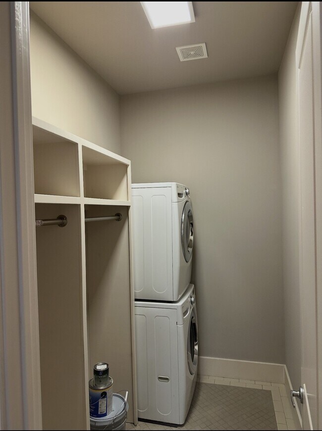 Foto del edificio - 905 W 15th 1/2 St